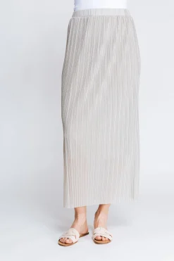 New ISELLE Damen Röcke & Shorts