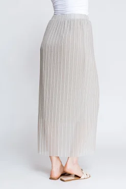 New ISELLE Damen Röcke & Shorts