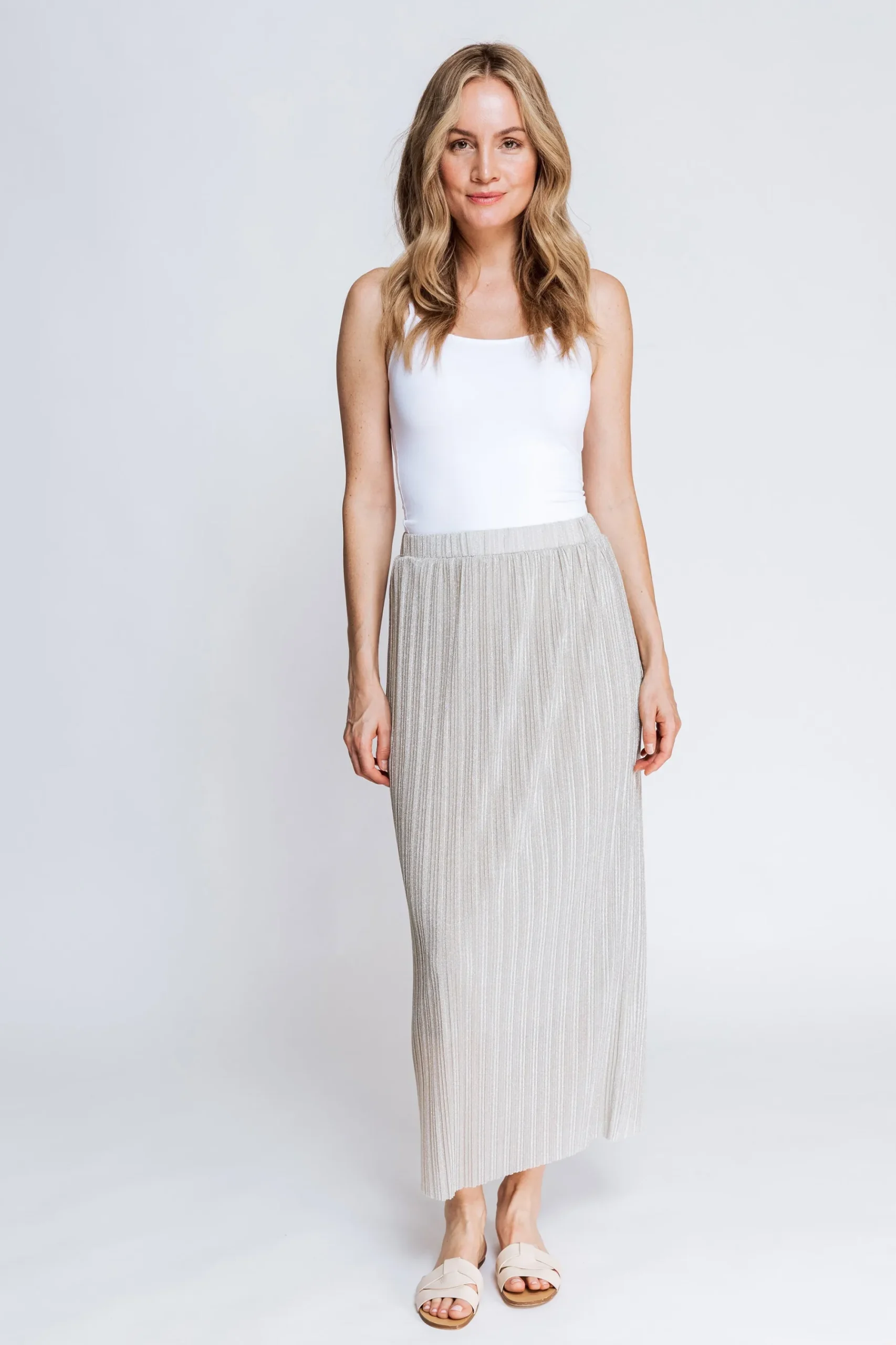 New ISELLE Damen Röcke & Shorts