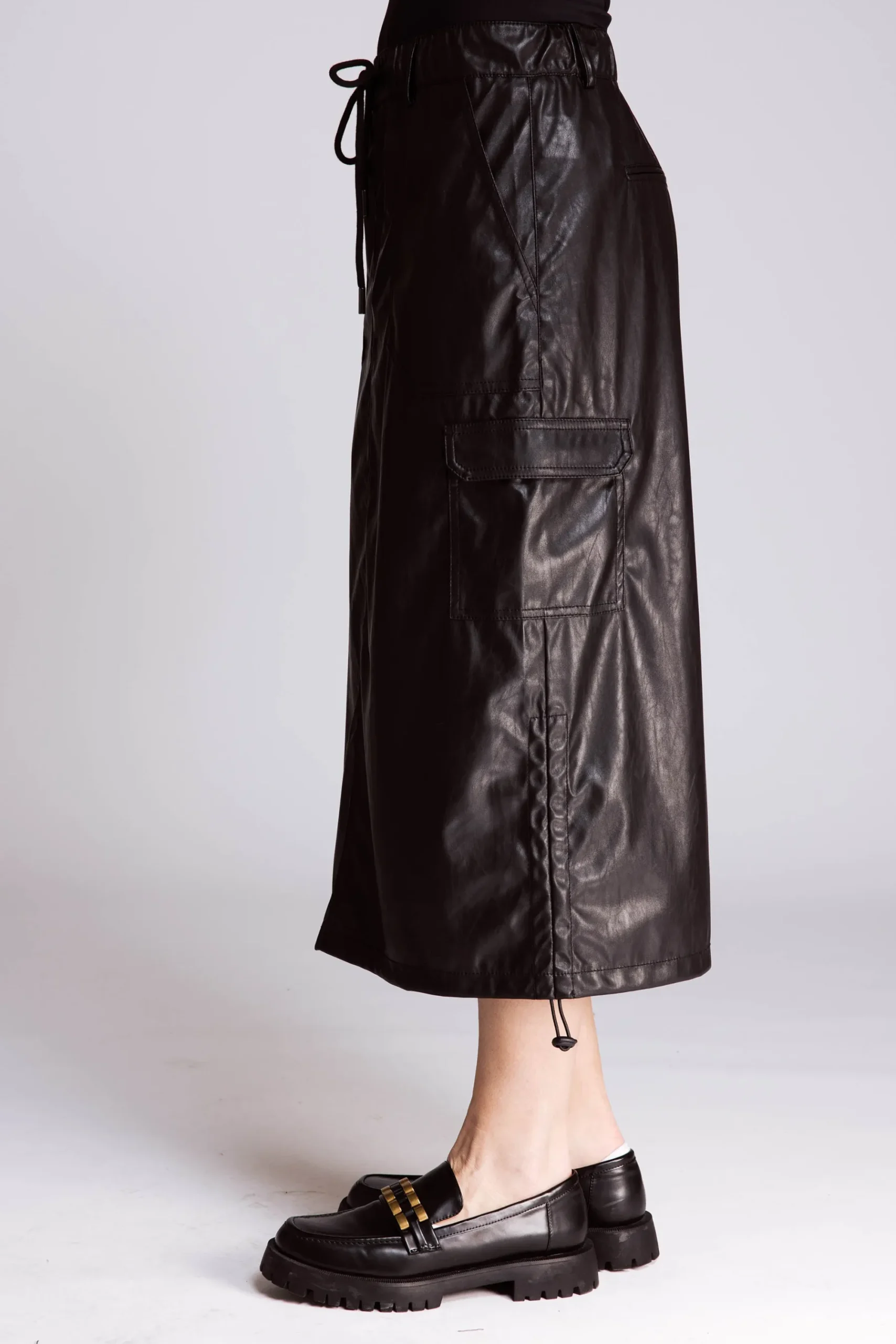Outlet ZHJIL V LEATHER Damen Röcke & Shorts